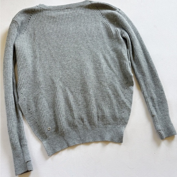 Lululemon Seva Sweater Merino Wool size Medium Heathered Medium Grey size 8 - Picture 2 of 5